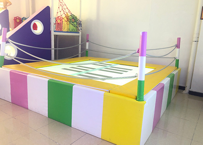 Trampolín interactivo de los juegos de la proyección del piso del patio